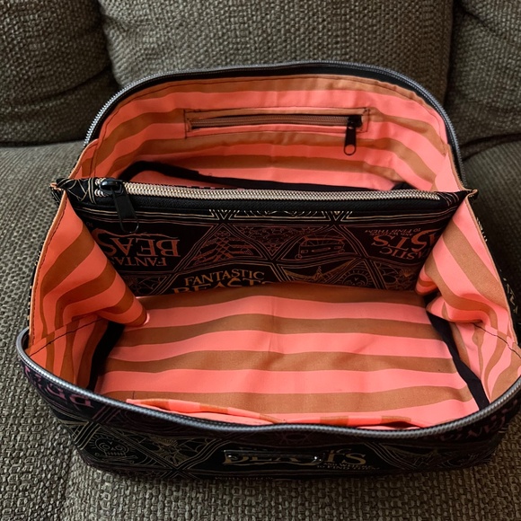 Toiletry /Makeup bag - Picture 4 of 5